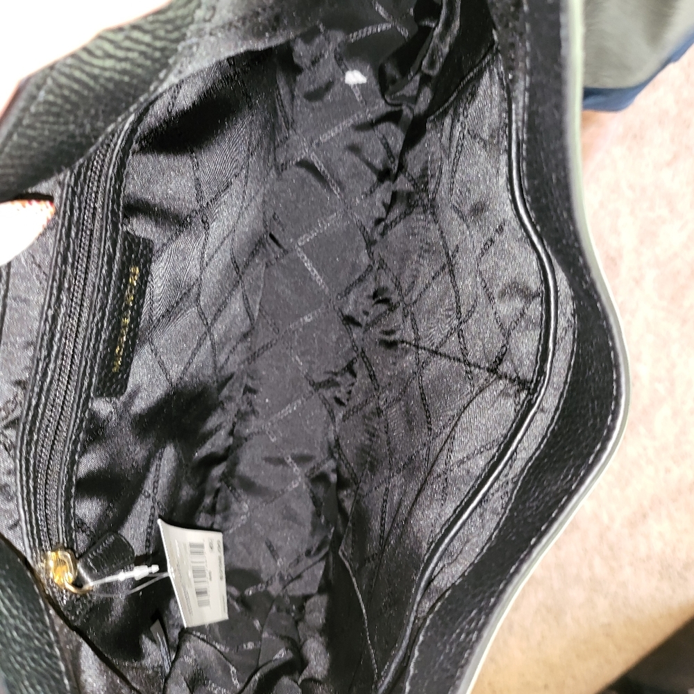 Ladies Michael Kors purse - Picture 7 of 9